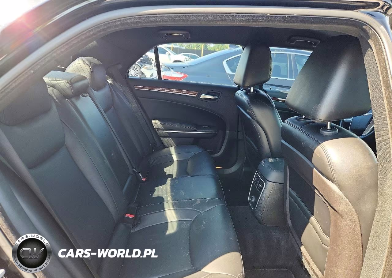 2013 Chrysler 300 VIN:2C3CCAAG8DH723171 - 10