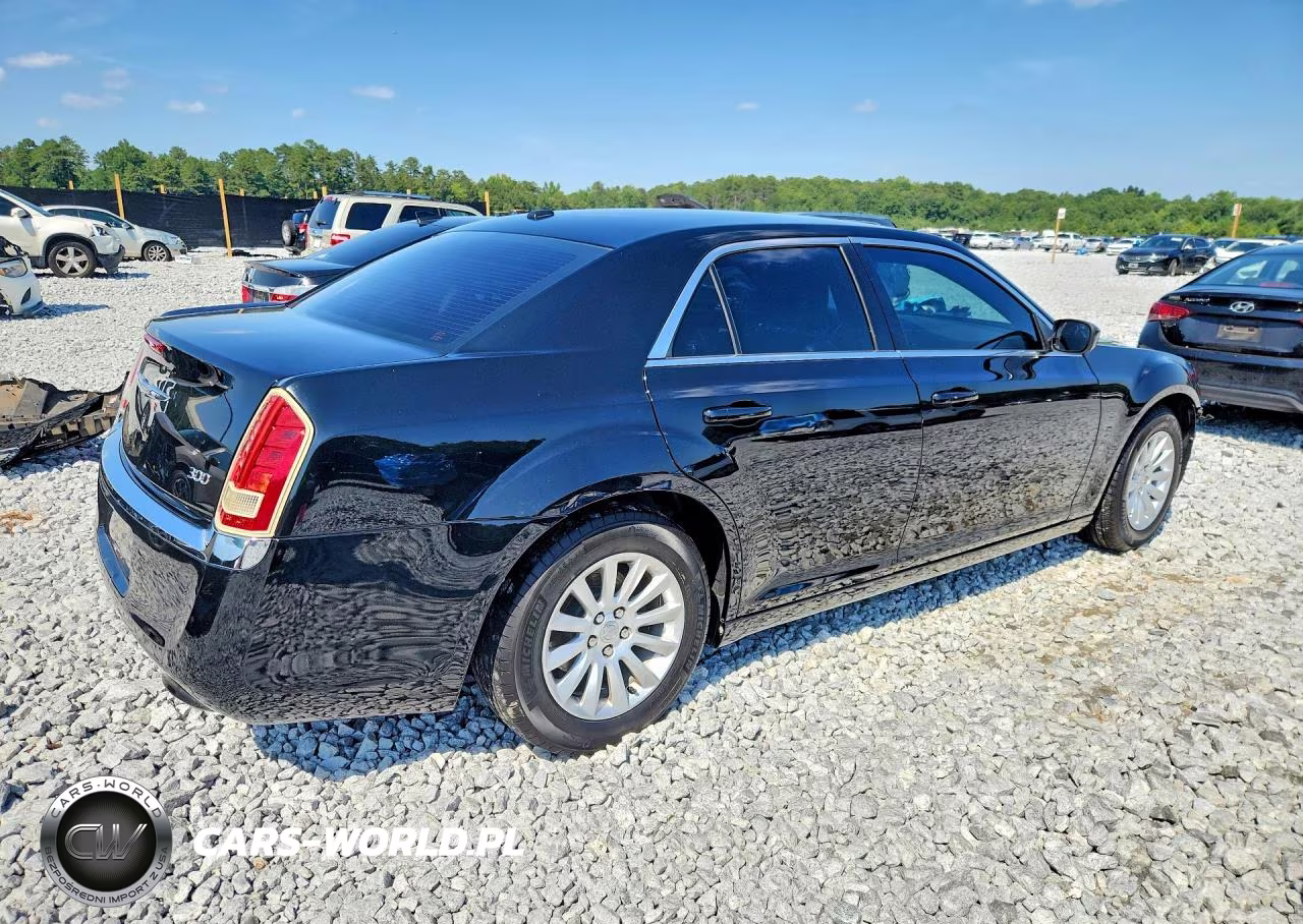 2013 Chrysler 300 VIN:2C3CCAAG8DH723171 - 3