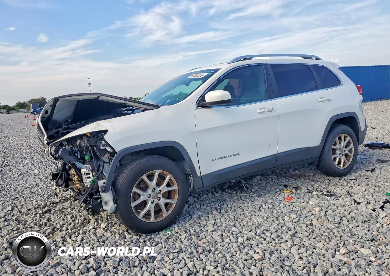 2017 Jeep Cherokee Latitude VIN:1C4PJMCS3HW551726 - 1