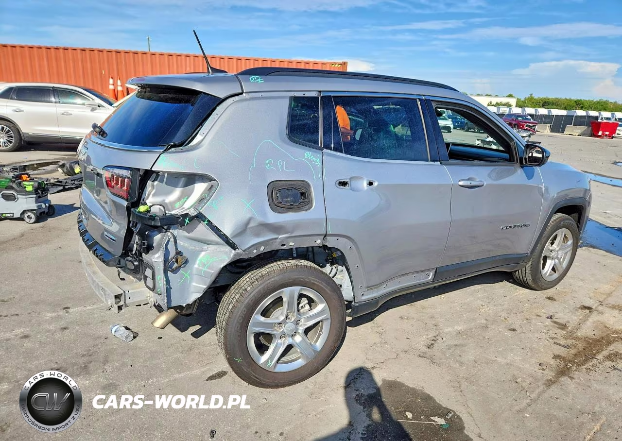 2024 Jeep Compass Latitude VIN:3C4NJDBN9RT607503 - 3