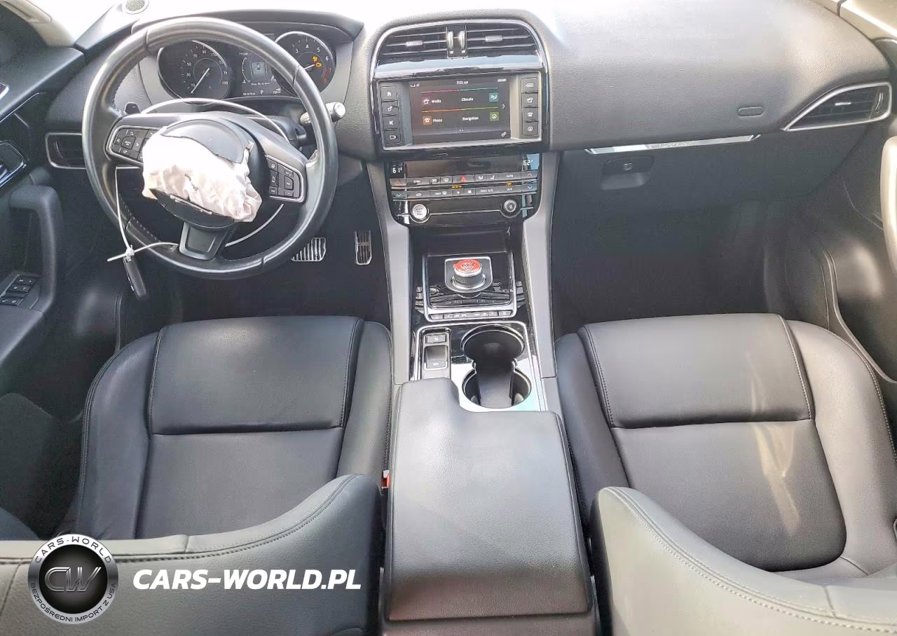 2017 Jaguar F-Pace Premium VIN:SADCJ2BV6HA889699 - 8