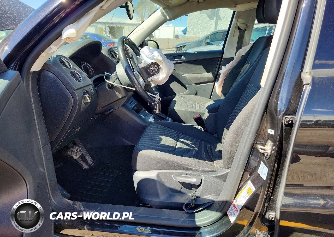 2017 Volkswagen Tiguan S VIN:WVGAV7AX1HK053957 - 7