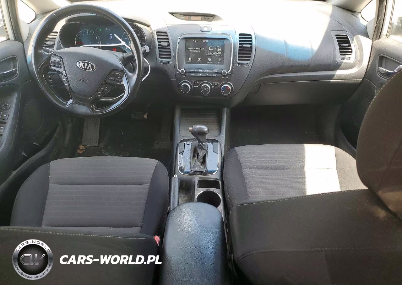 2018 Kia Forte S VIN:3KPFL4A7XJE239116 - 8