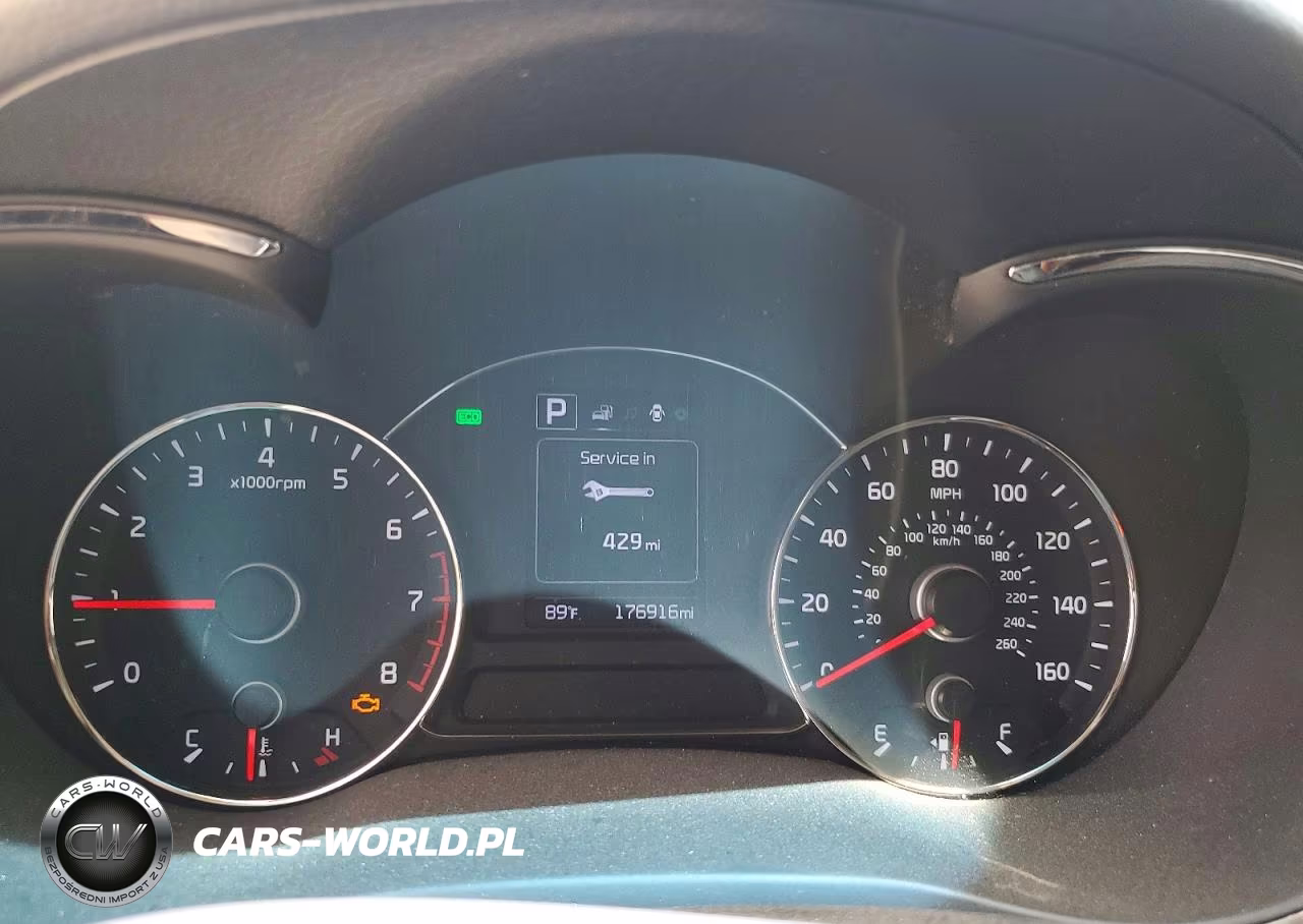 2018 Kia Forte S VIN:3KPFL4A7XJE239116 - 9