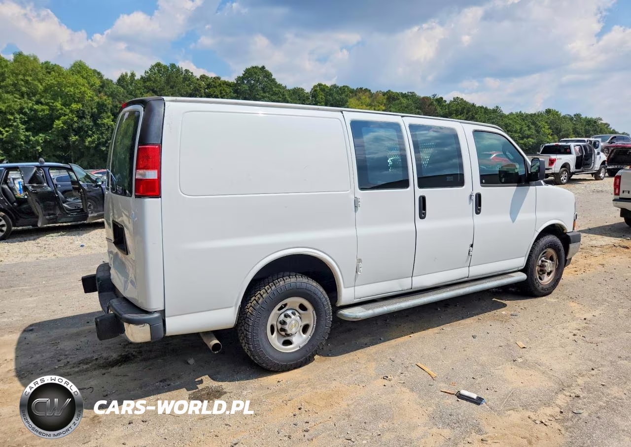 2020 Chevrolet Express G2500 Delivery Van VIN:1GCWGAFG7L1230584 - 3