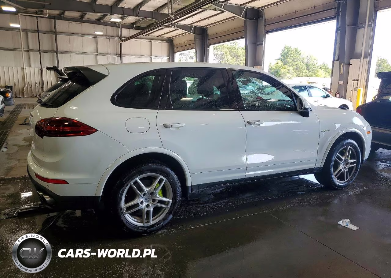 2017 Porsche Cayenne Se Hybrid Platinum VIN:WP1AE2A29HLA70641 - 3