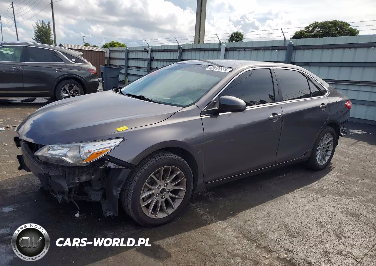 2016 Toyota Camry Le – zdjęcie 1 z 12