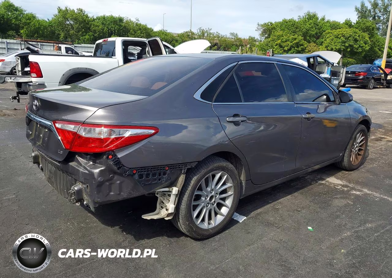 2016 Toyota Camry Le VIN:4T1BF1FK8GU237341 - 3