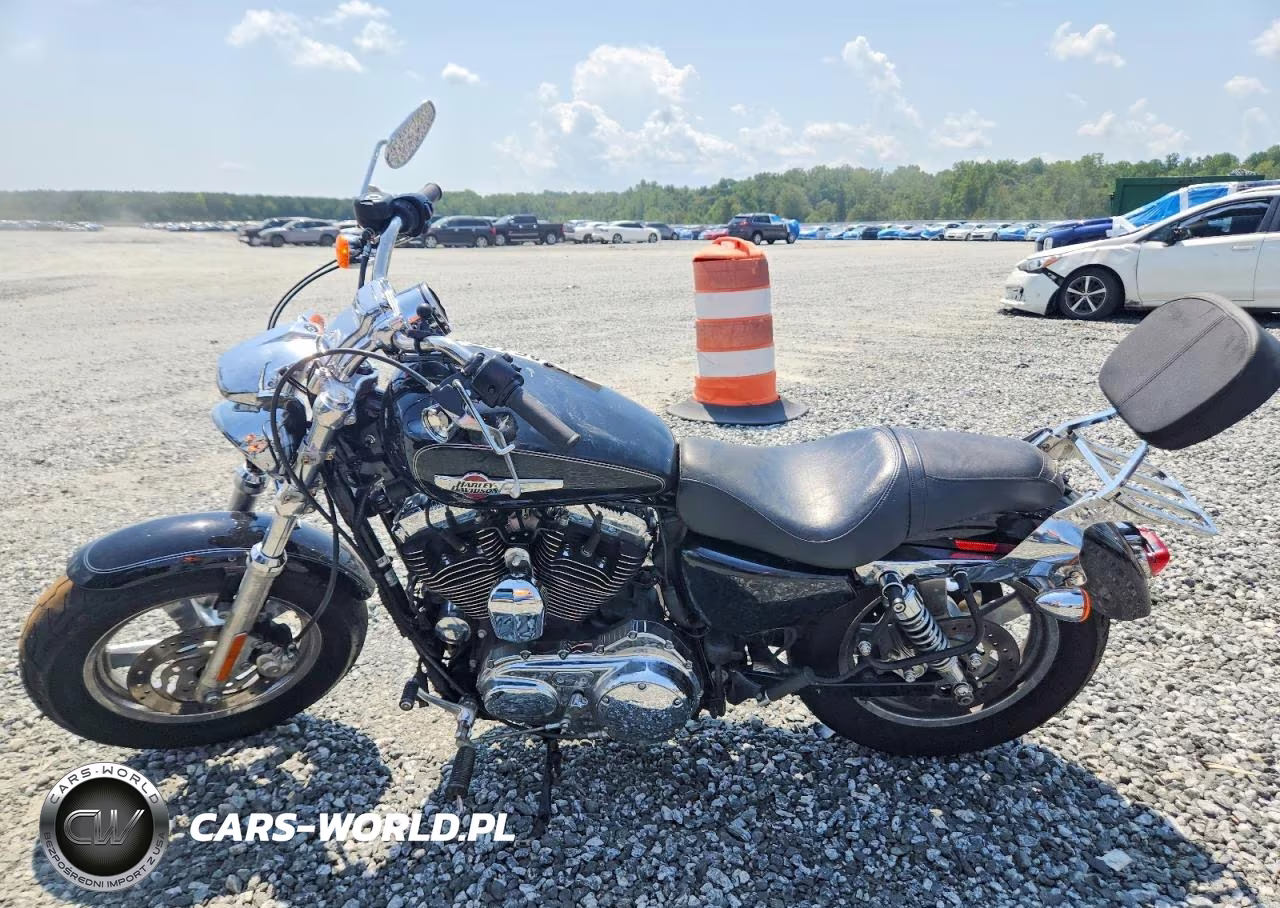 2012 Harley-Davidson Xl1200 C VIN:1HD1CT316CC421692 - 3