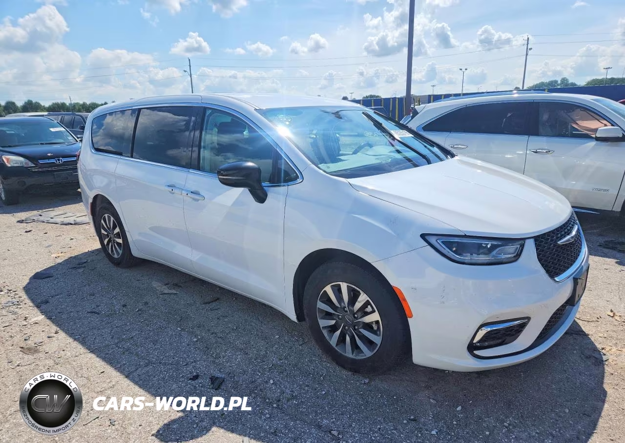 2024 Chrysler Pacifica Hybrid Select VIN:2C4RC1S72RR103907 - 4