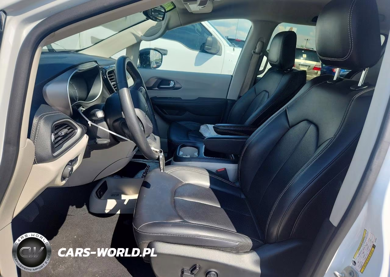 2024 Chrysler Pacifica Hybrid Select VIN:2C4RC1S72RR103907 - 7