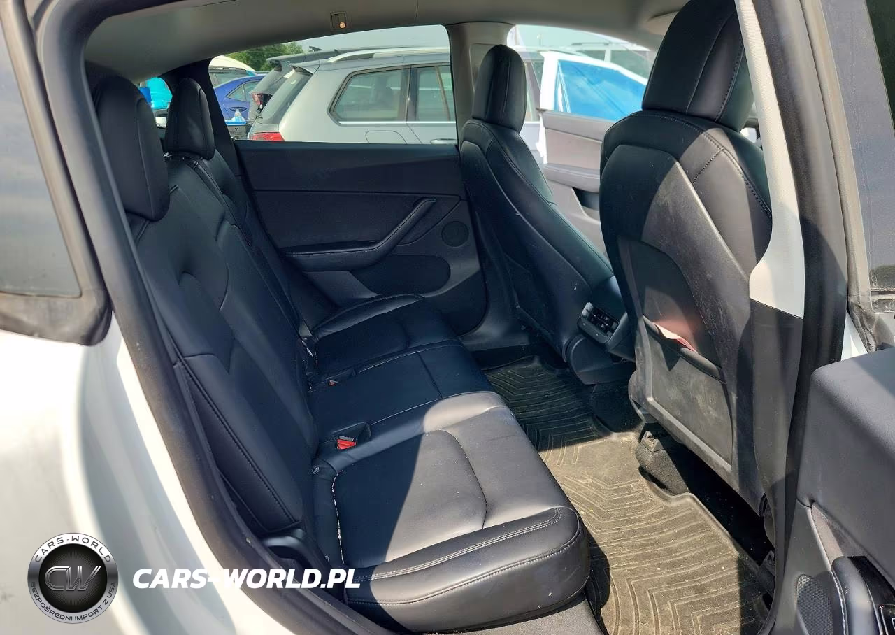 2020 Tesla Model Y VIN:5YJYGDEE5LF041742 - 10