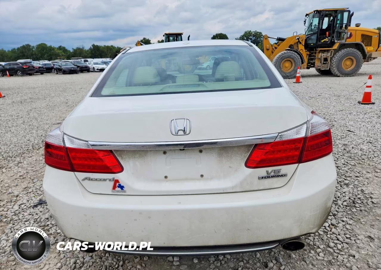 2015 Honda Accord Touring VIN:1HGCR3F95FA028889 - 6