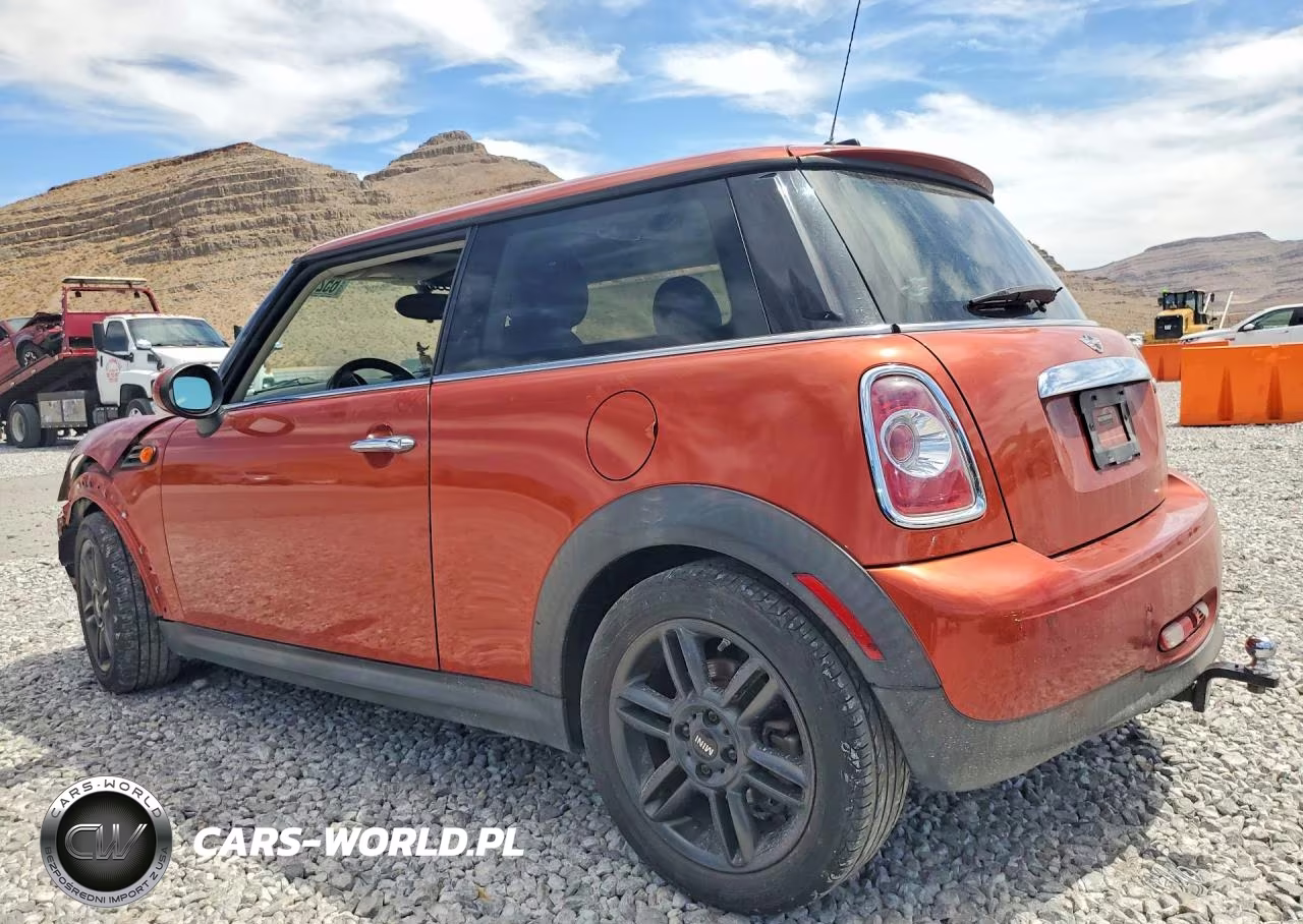 2011 Mini Cooper VIN:WMWSU3C56BT099220 - 2