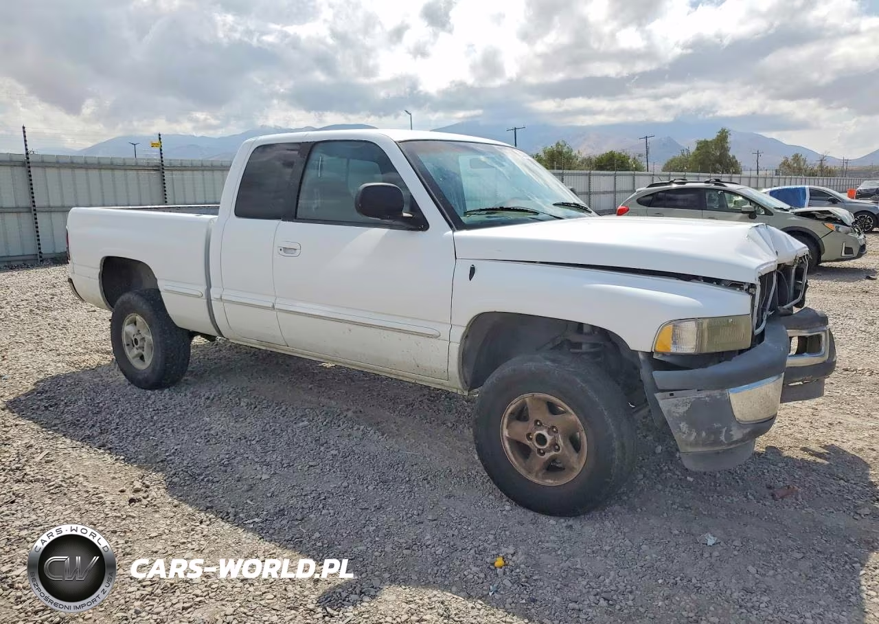 1999 Dodge Ram 1500 VIN:3B7HF13Z4XG100626 - 4
