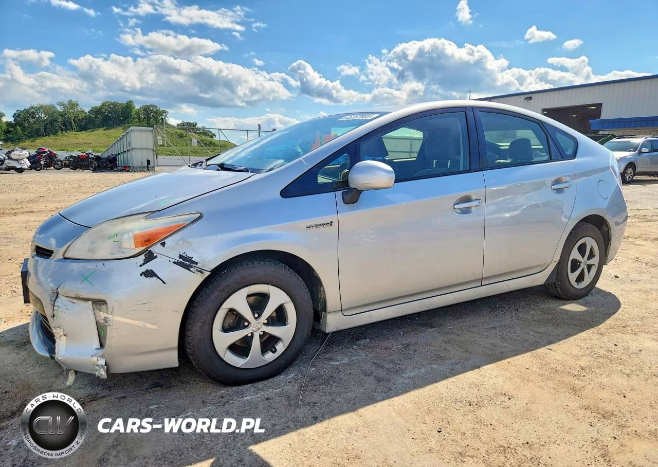 2013 Toyota Prius Two – zdjęcie 1 z 12