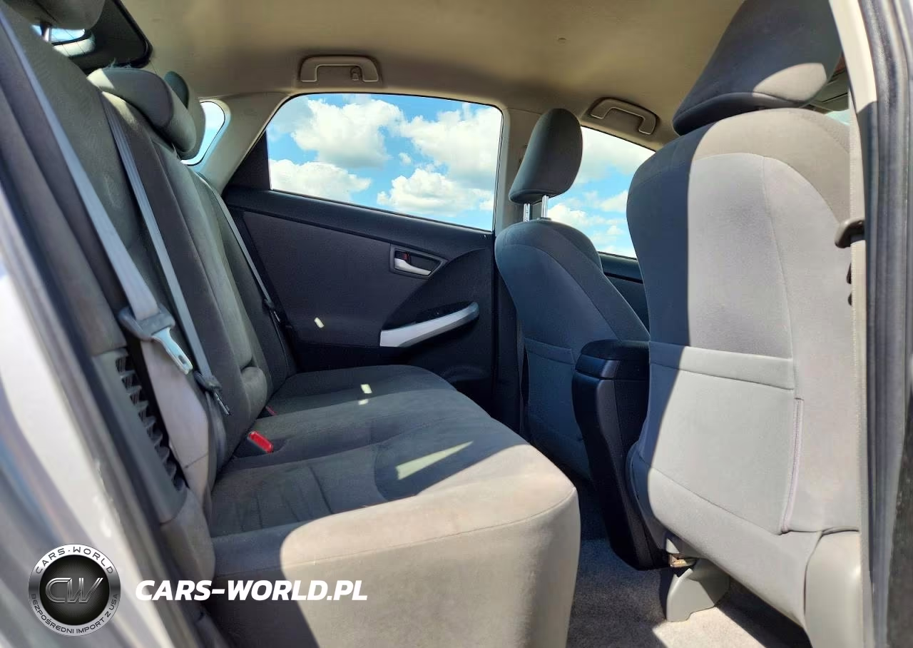 2013 Toyota Prius Two VIN:JTDKN3DUXD5623336 - 10