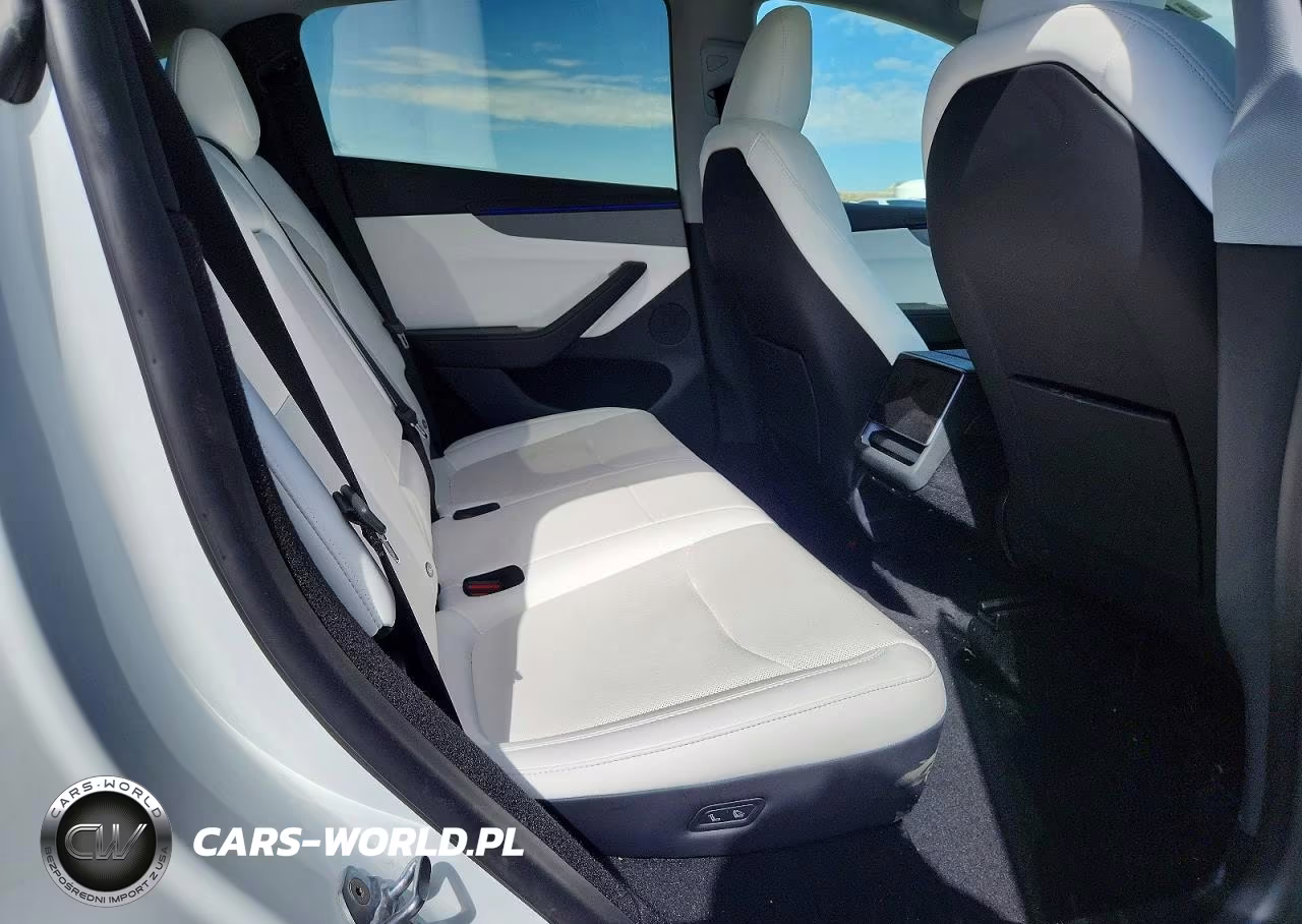 2026 Tesla Model Y VIN:7SAYGDEE1TF429280 - 10