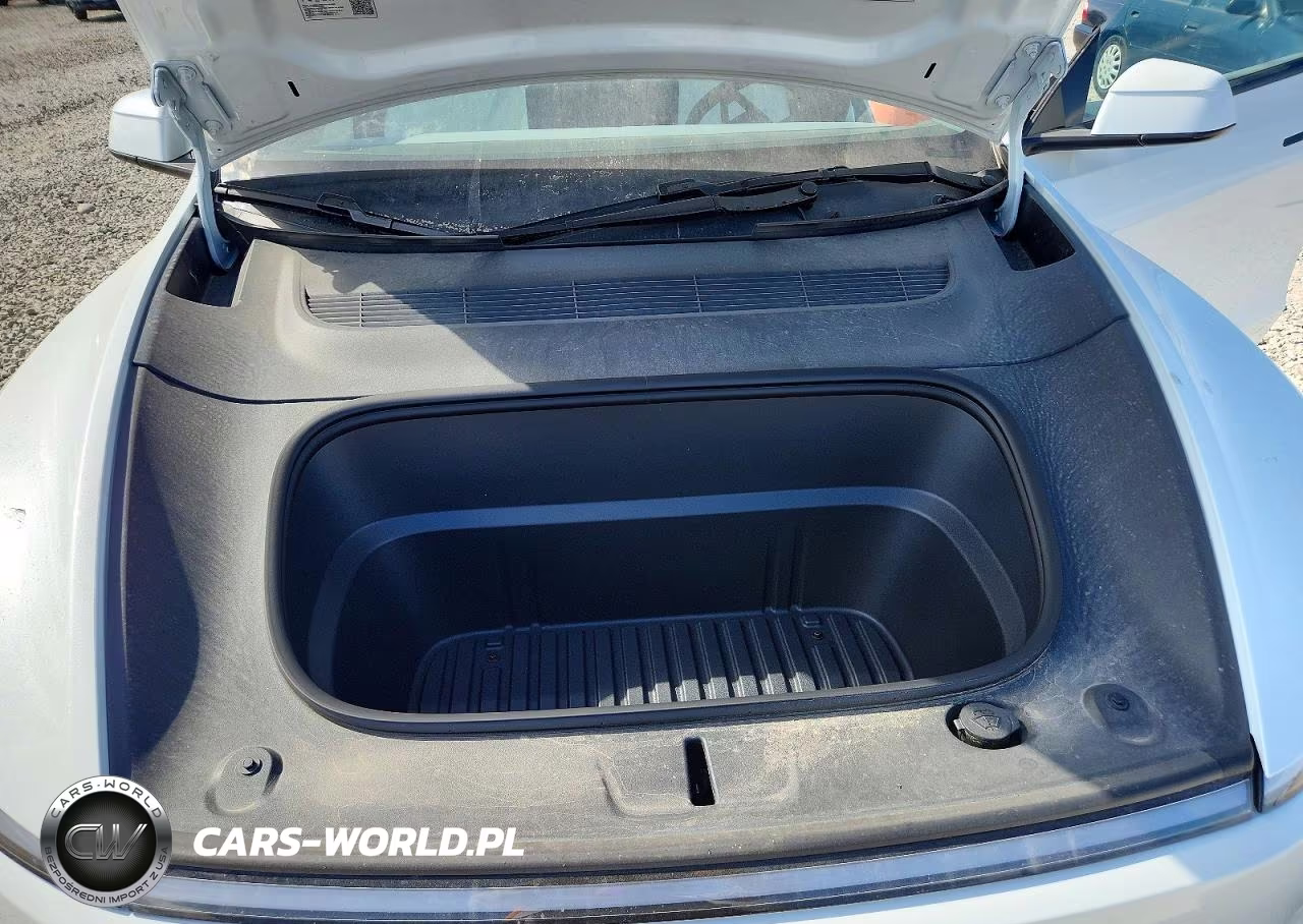 2026 Tesla Model Y VIN:7SAYGDEE1TF429280 - 11