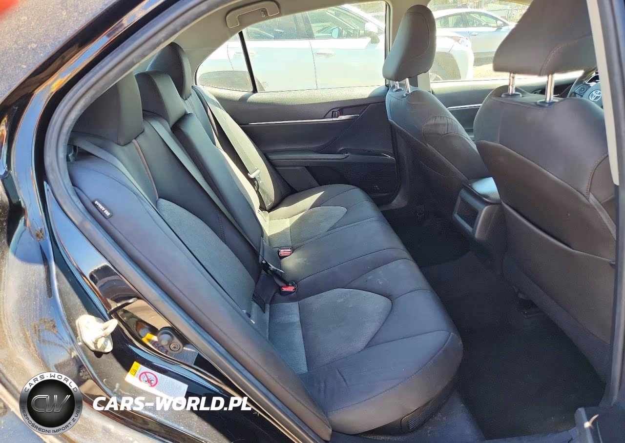 2019 Toyota Camry Le VIN:4T1B31HK9KU510589 - 10
