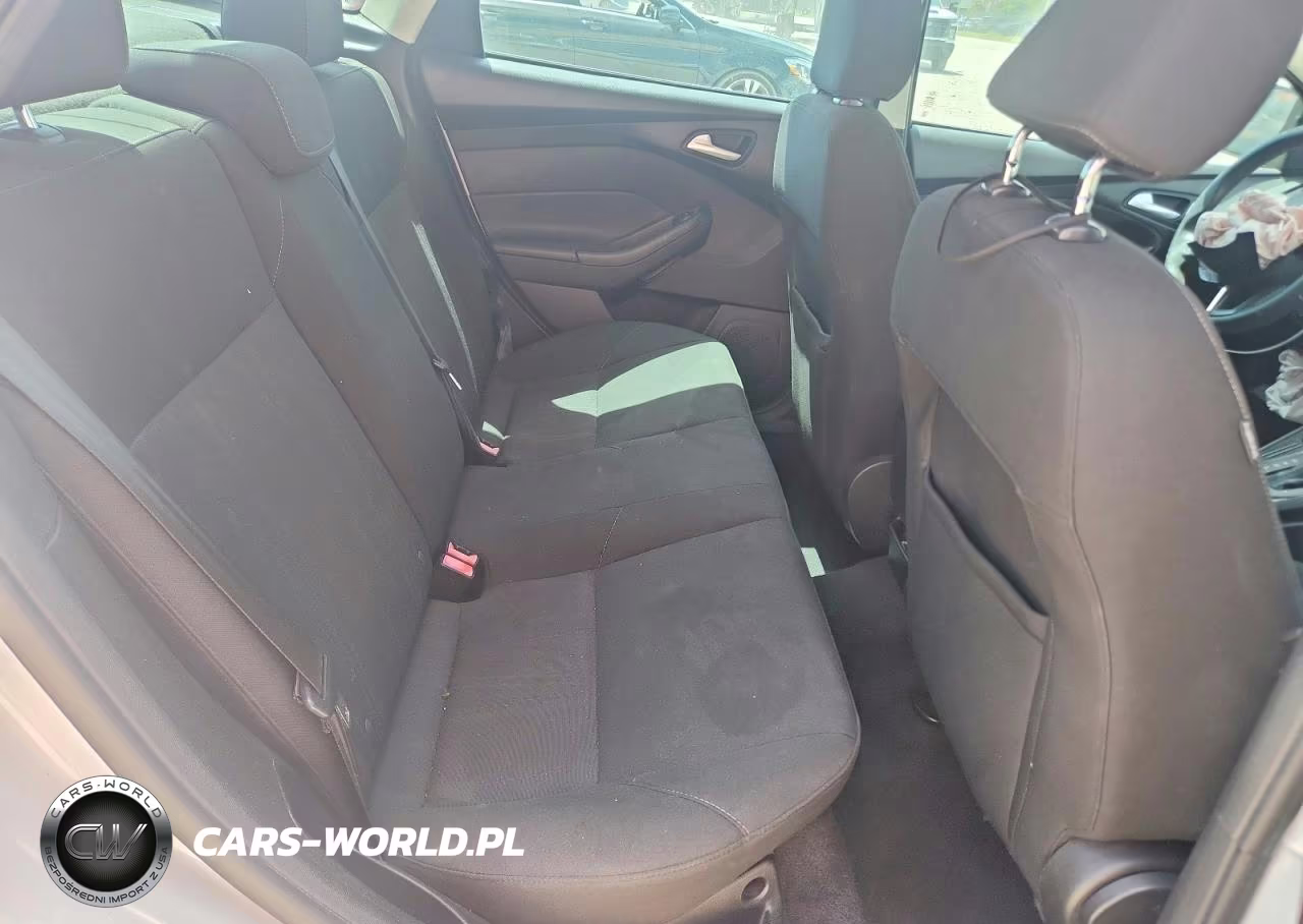 2015 Ford Focus Se VIN:1FADP3F2XFL263939 - 10
