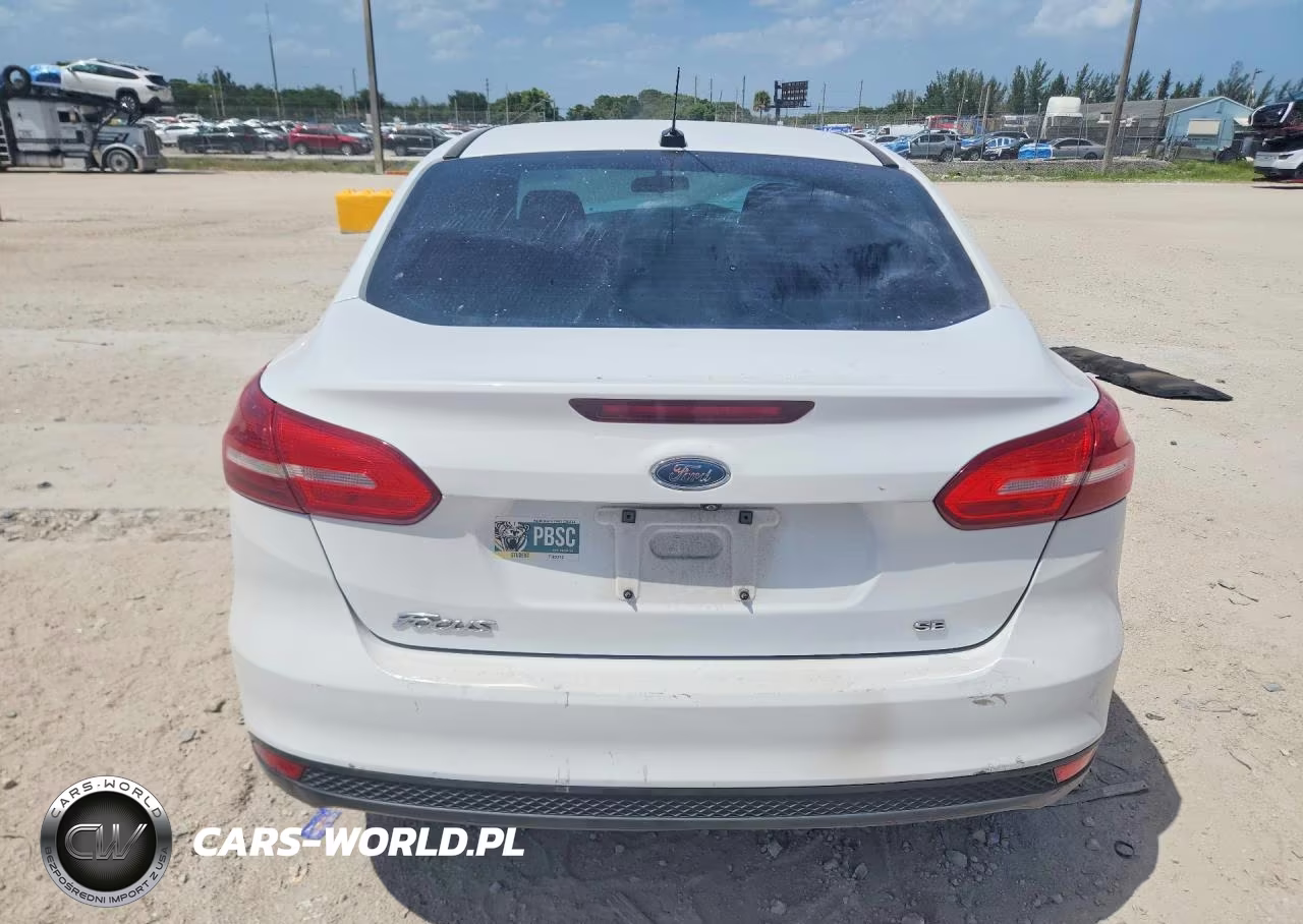 2015 Ford Focus Se VIN:1FADP3F2XFL263939 - 6