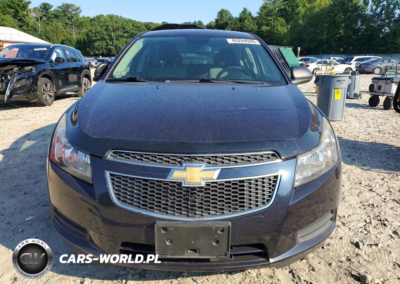 2014 Chevrolet Cruze Ls VIN:1G1PA5SG4E7171411 - 5
