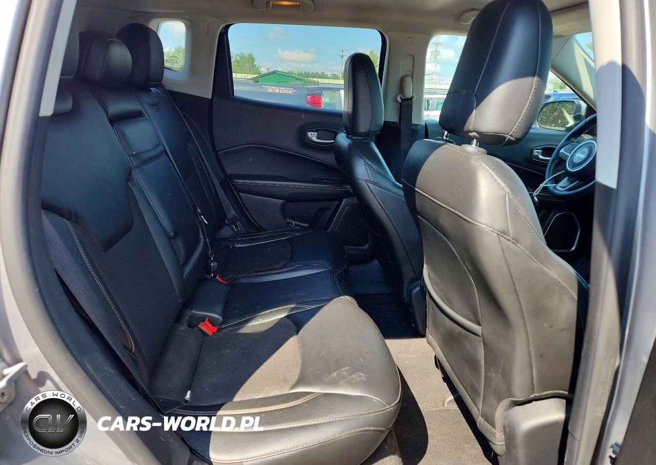 2018 Jeep Compass Latitude VIN:3C4NJDBB4JT153154 - 10