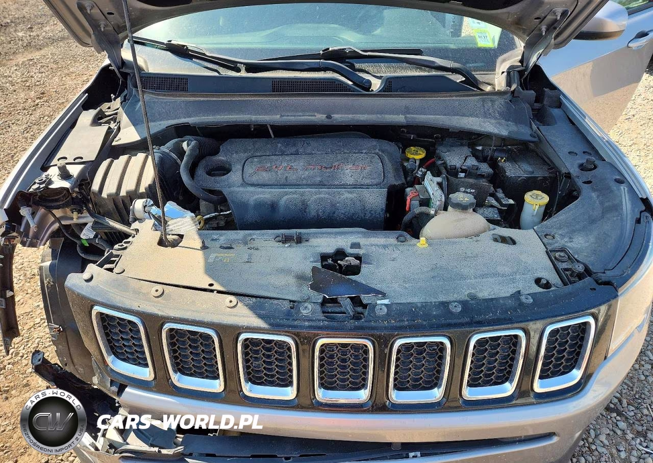 2018 Jeep Compass Latitude VIN:3C4NJDBB4JT153154 - 11