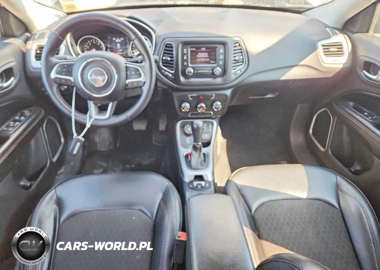 2018 Jeep Compass Latitude VIN:3C4NJDBB4JT153154 - 8