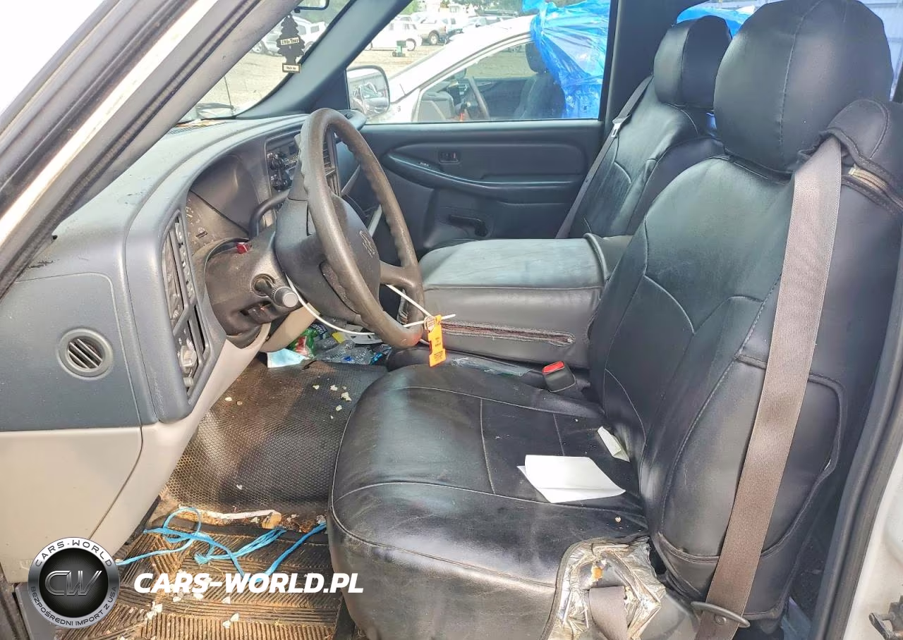 2000 Chevrolet Suburban K2500 VIN:3GNGK26U4YG170889 - 7