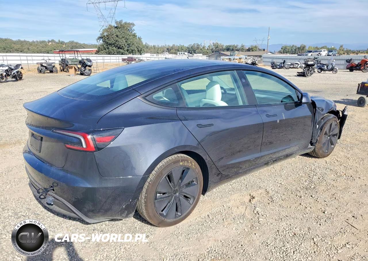2026 Tesla Model 3 VIN:5YJ3E1EA2TF165818 - 3