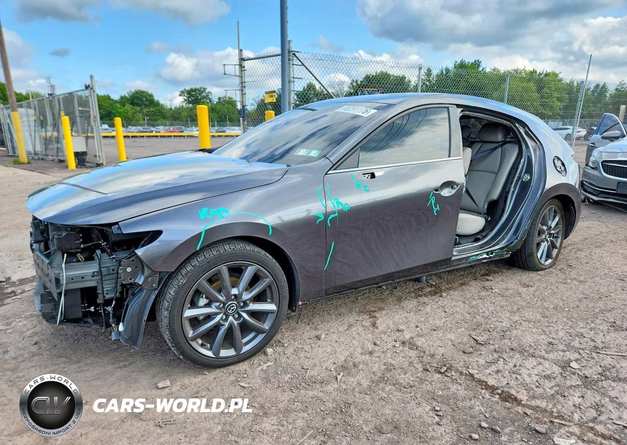 2023 Mazda 3 Preferred – zdjęcie 1 z 13