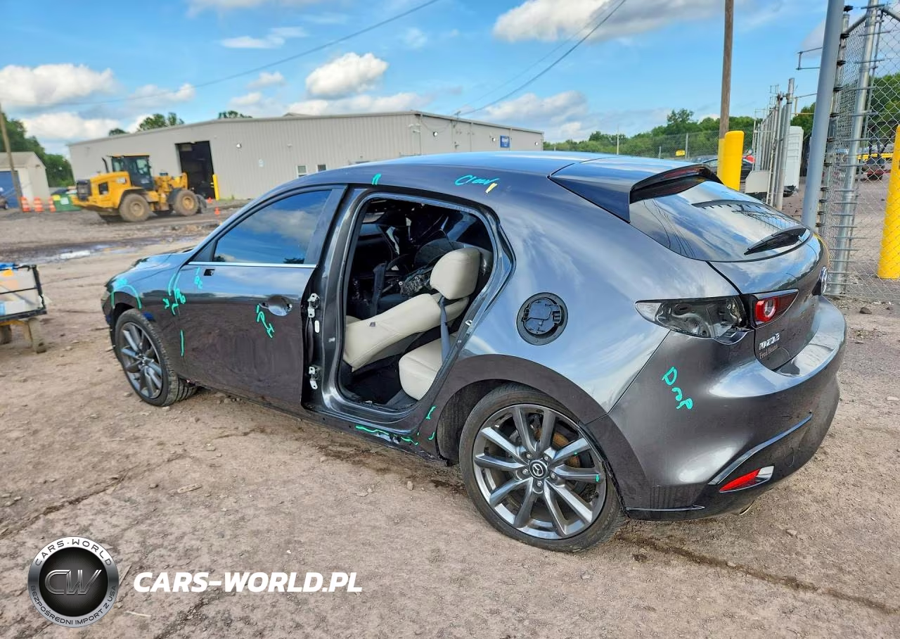 2023 Mazda 3 Preferred VIN:JM1BPALM0P1614558 - 2
