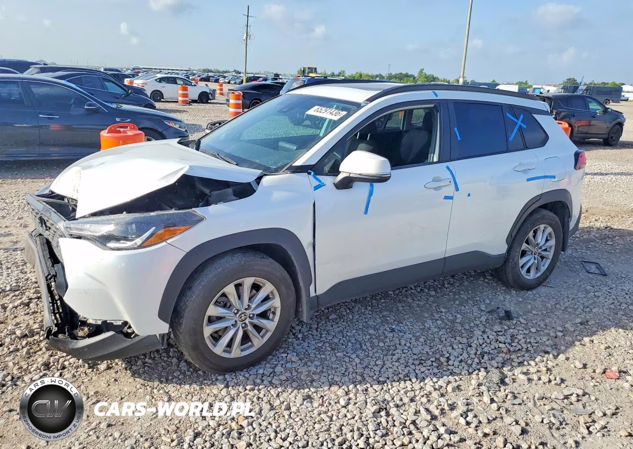2022 Toyota Corolla Cross Le VIN:7MUBAABG9NV005620 - 1