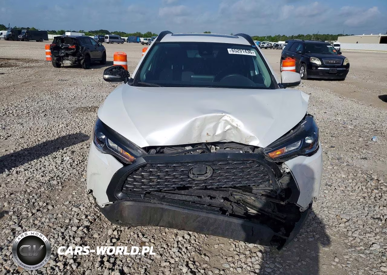 2022 Toyota Corolla Cross Le VIN:7MUBAABG9NV005620 - 5