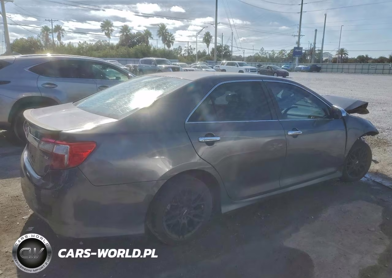 2014 Toyota Camry L VIN:4T1BF1FKXEU341004 - 3