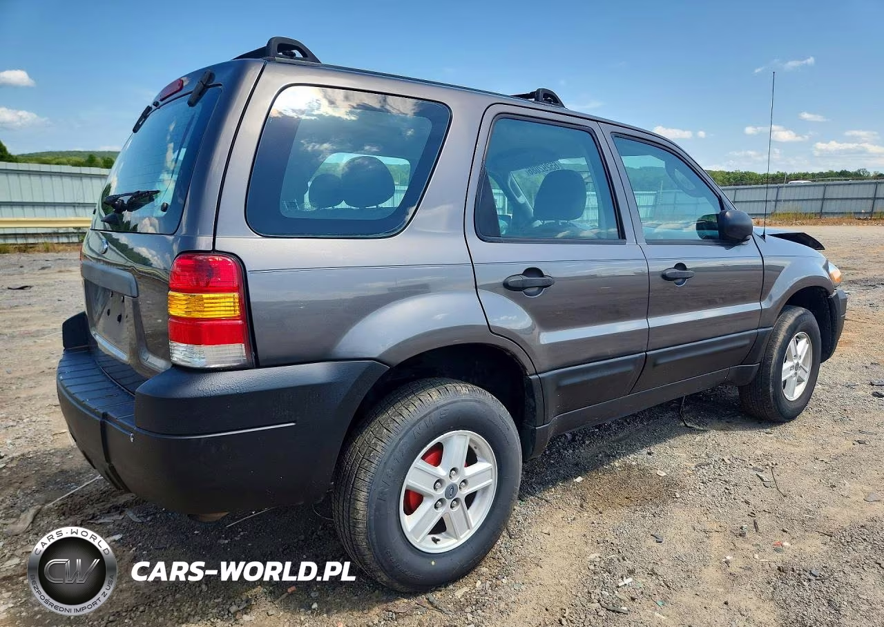 2005 Ford Escape Xls VIN:1FMYU92Z75KC44498 - 3