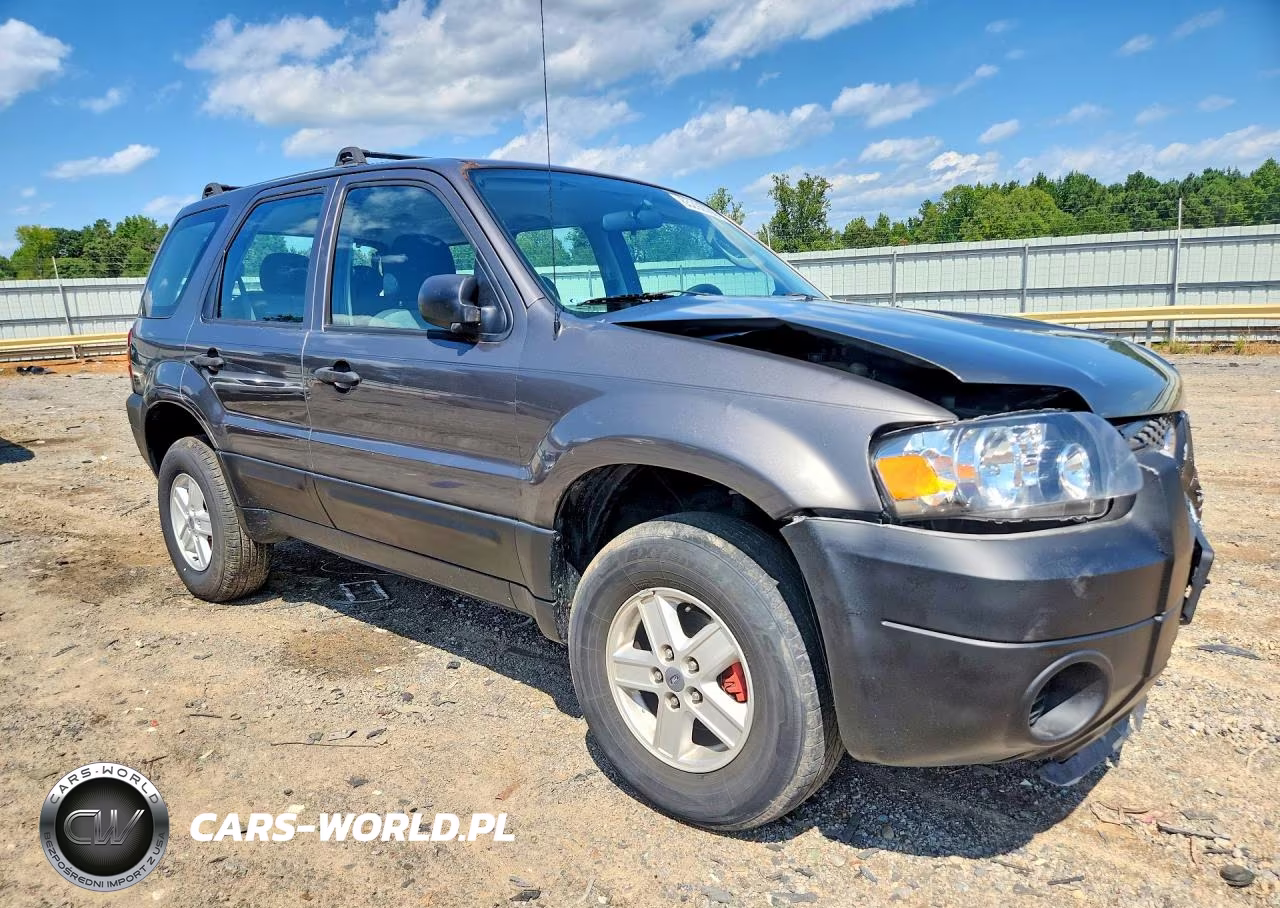 2005 Ford Escape Xls VIN:1FMYU92Z75KC44498 - 4