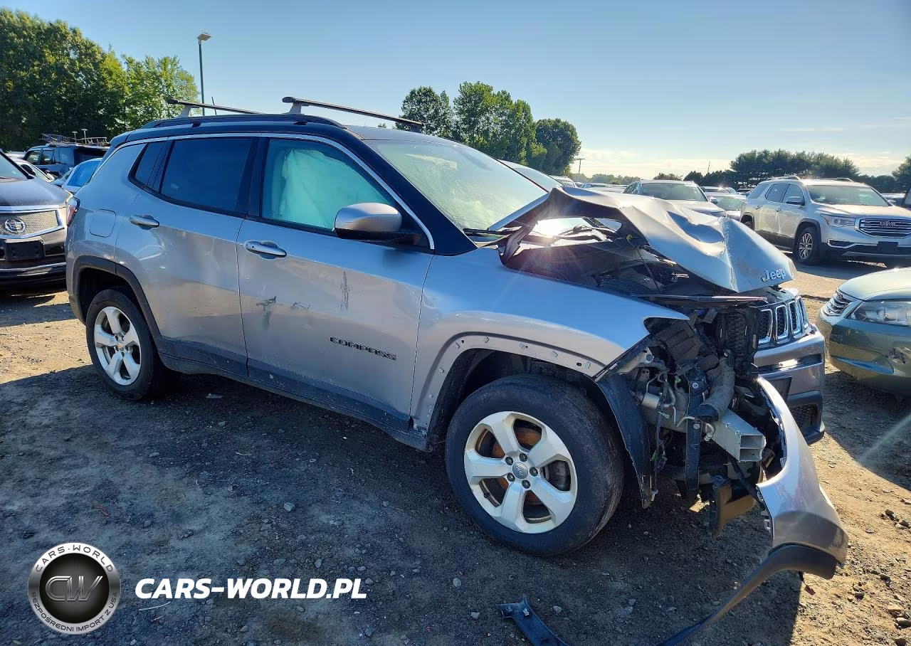 2018 Jeep Compass Latitude VIN:3C4NJDBB3JT485246 - 4