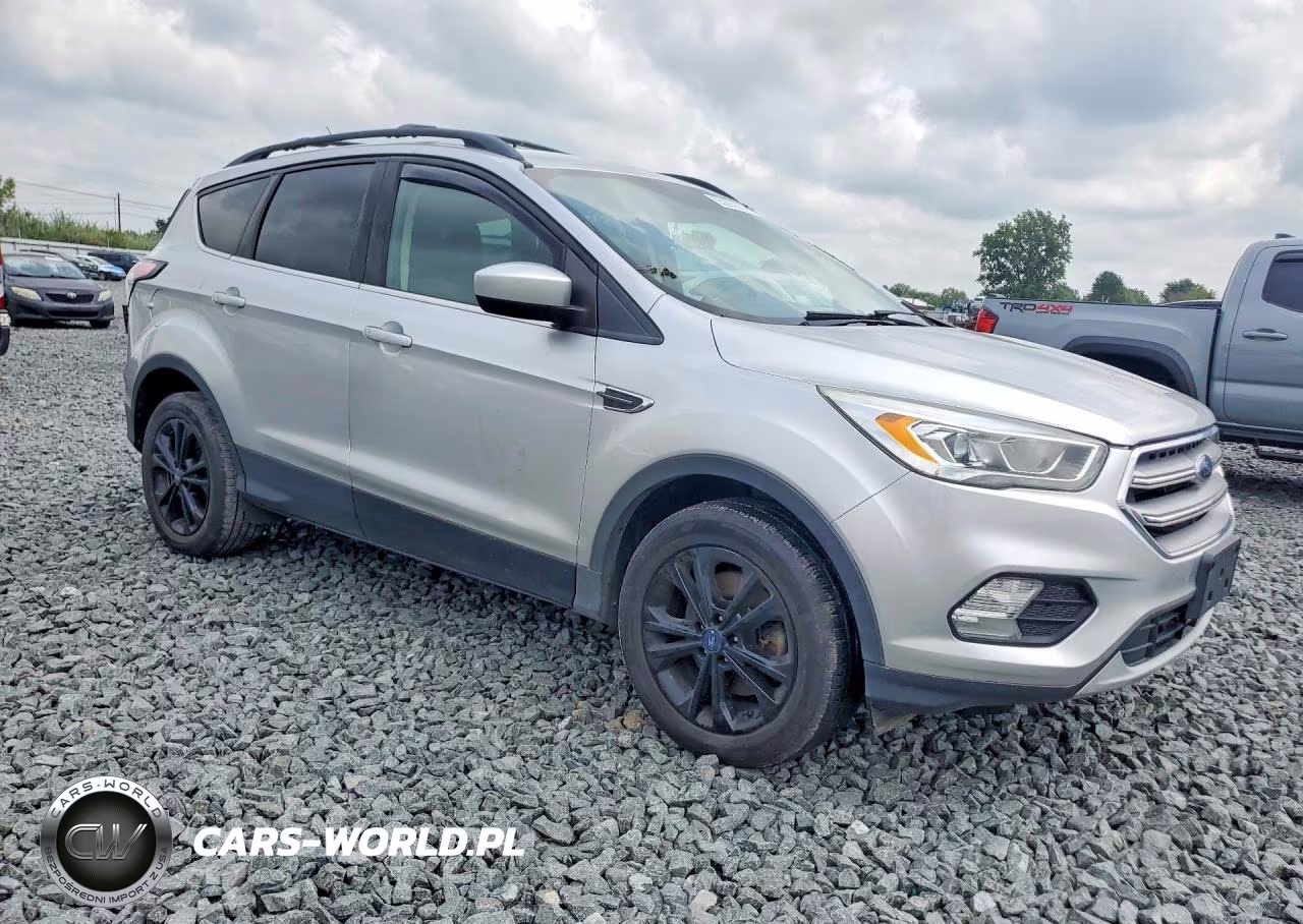 2017 Ford Escape Se VIN:1FMCU9GD1HUD06686 - 4