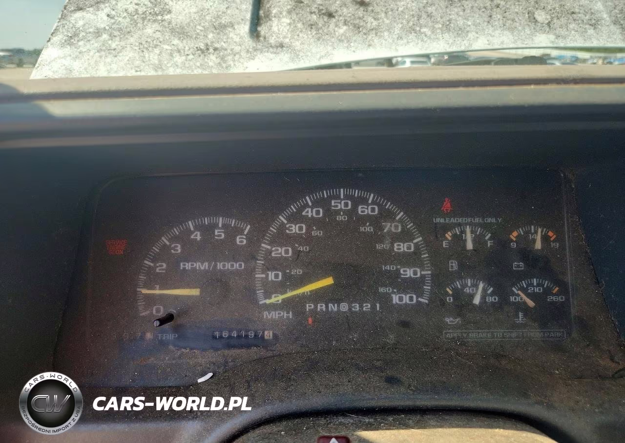 1999 GMC Sierra C2500 VIN:1GTGC24R9XR722115 - 9