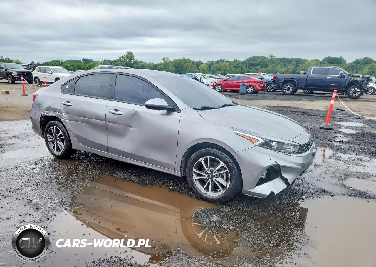 2023 Kia Forte Lxs VIN:3KPF24AD2PE595819 - 4