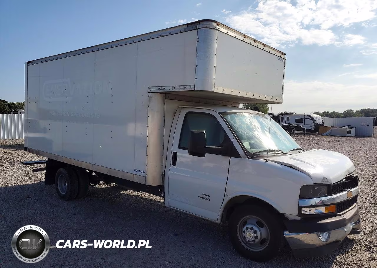 2025 Chevrolet Express Cutaway Delivery Truck VIN:1HA6GVF7XSN005389 - 4
