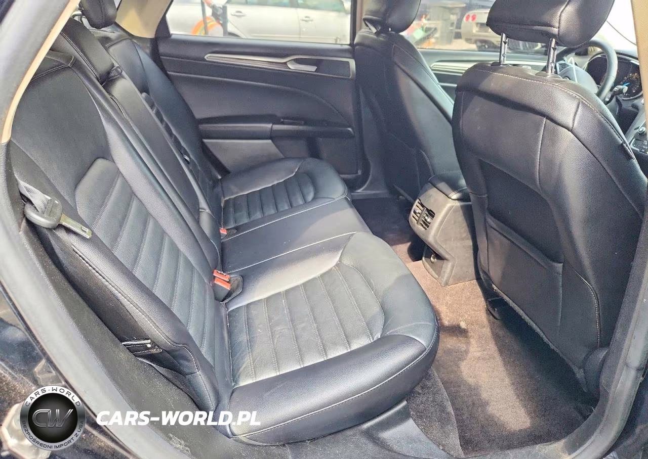 2017 Ford Fusion Se VIN:3FA6P0H91HR170152 - 10