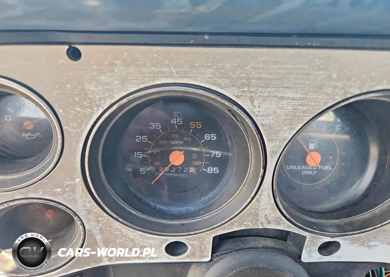 1985 Chevrolet C10 VIN:1GCDC14H5FF353659 - 9