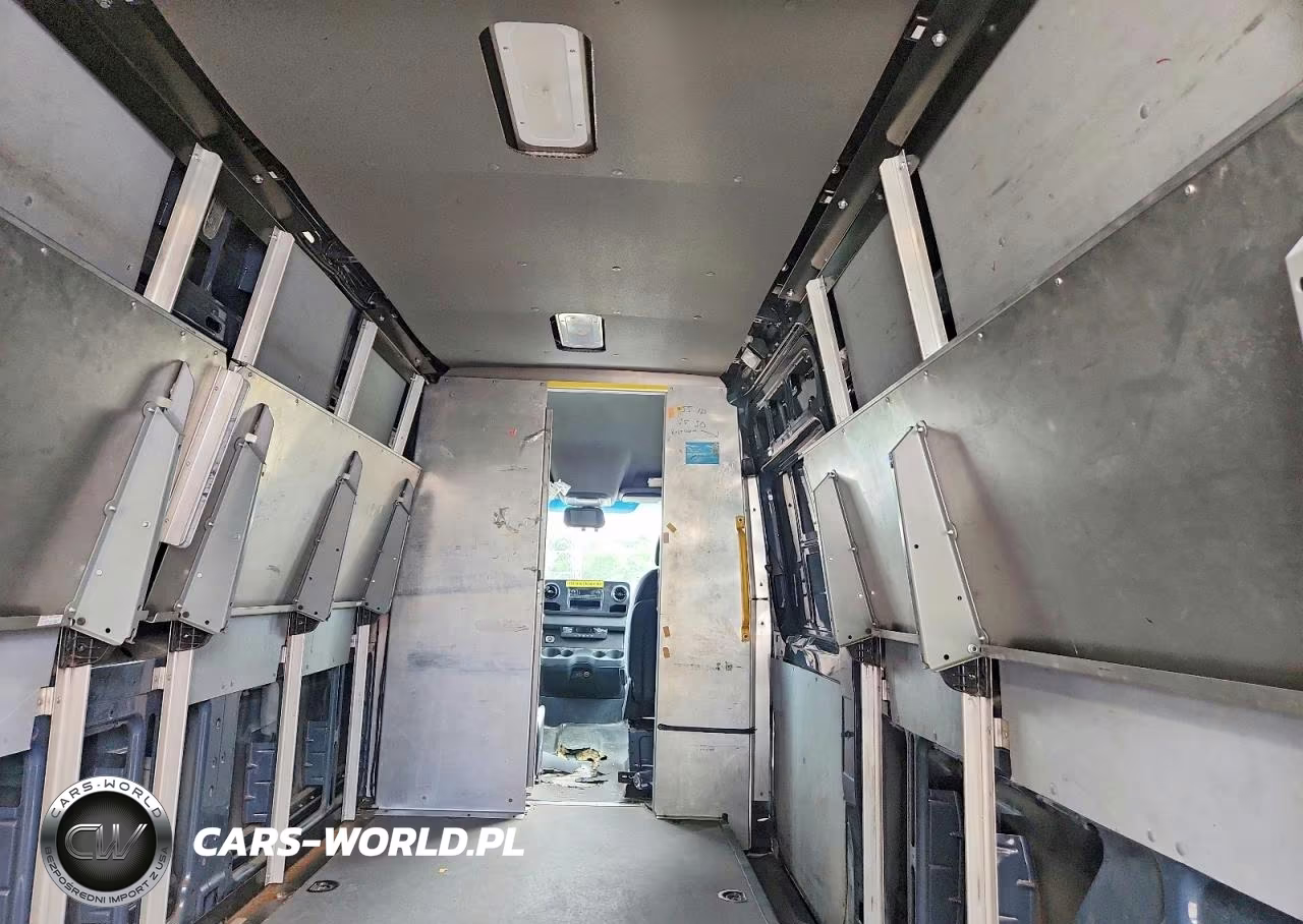 2019 Mercedes-Benz Sprinter 2500-3500 VIN:WD4PF1CD1KP131956 - 10