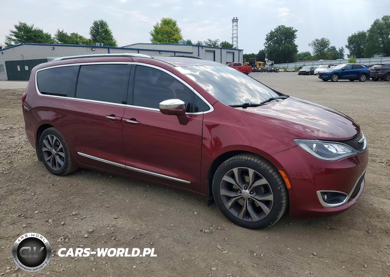 2017 Chrysler Pacifica Limited VIN:2C4RC1GG8HR533111 - 4