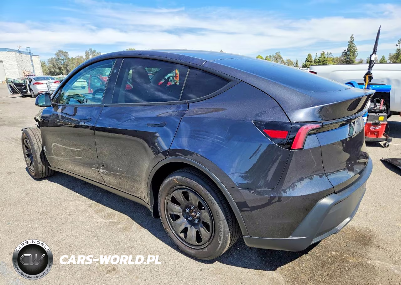 2026 Tesla Model Y VIN:7SAYGDED2TA600770 - 2