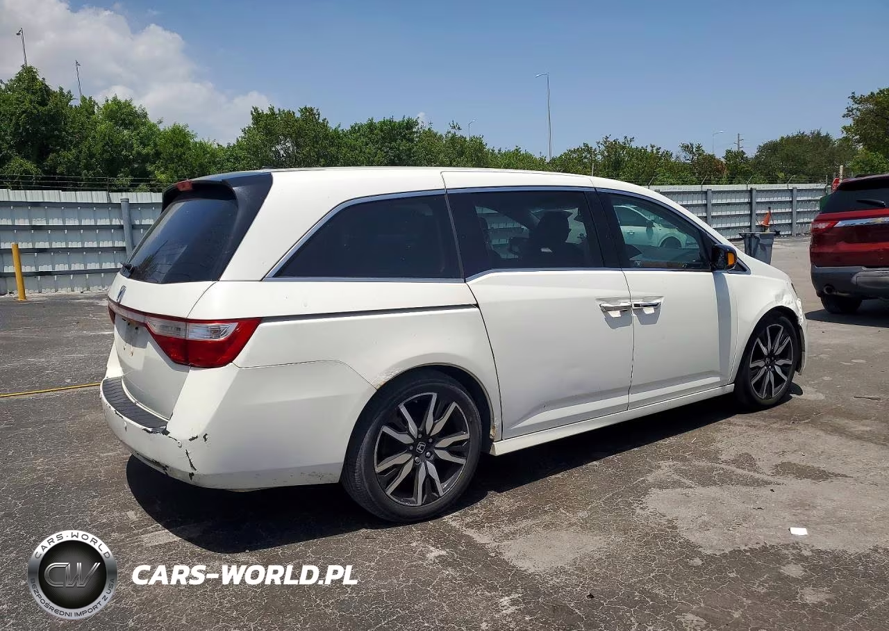 2012 Honda Odyssey Touring VIN:5FNRL5H90CB143275 - 3